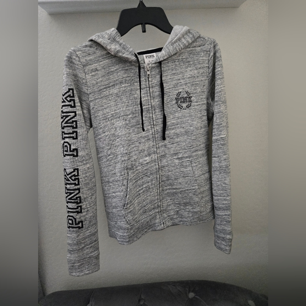 VS Pink New York Apple Destination Hoodie.  (LIMITED EDITION)